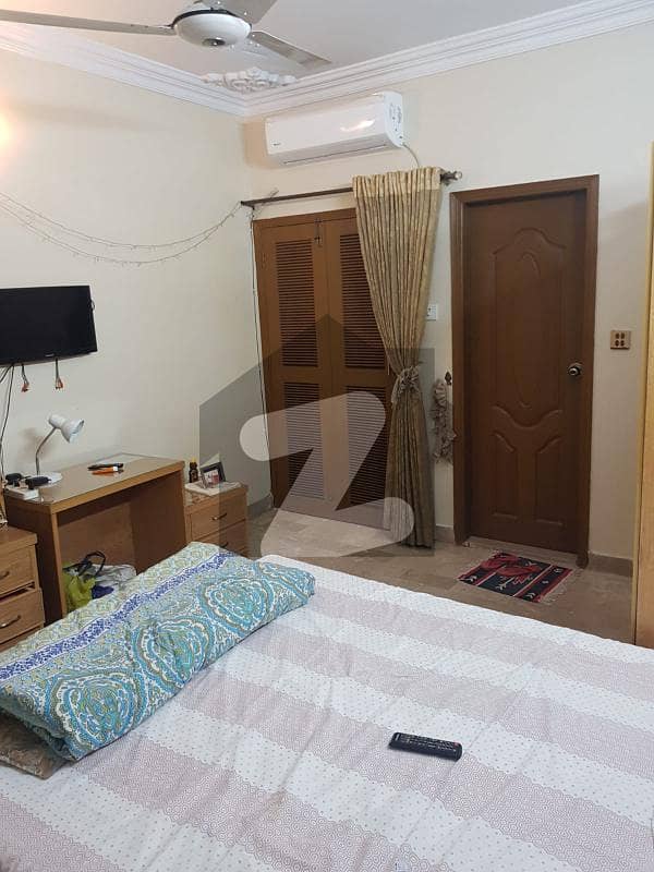 پی ای سی ایچ ایس بلاک 3 پی ای سی ایچ ایس جمشید ٹاؤن کراچی میں 3 کمروں کا 7 مرلہ فلیٹ 2.5 کروڑ میں برائے فروخت۔