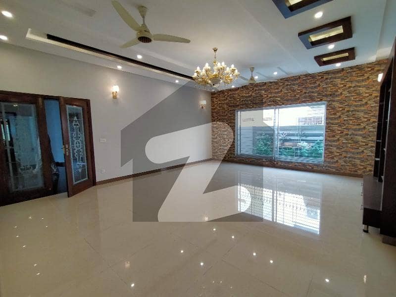 1 Kanal Slightly Used Modern Design House In State Life Housing Society