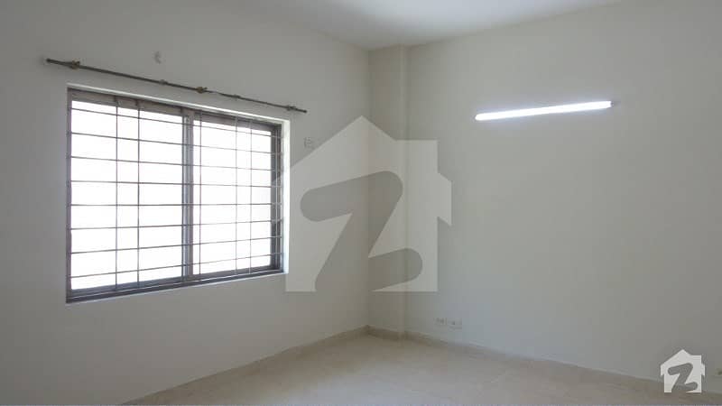 12 Marla Flat Up For Rent In Askari