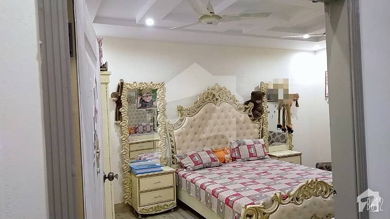پیر خورشید کالونی ملتان میں 5 کمروں کا 10 مرلہ مکان 3 کروڑ میں برائے فروخت۔