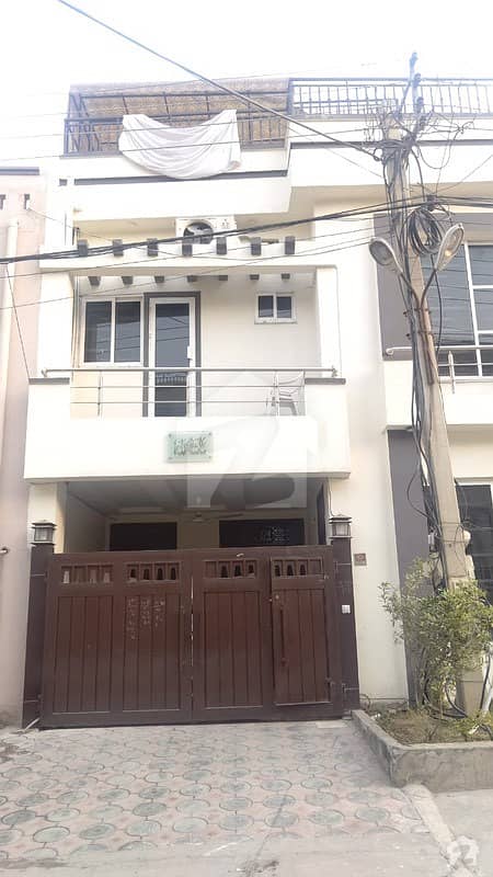 900 Square Feet House Ideally Situated In Gulraiz Housing Society Phase 6