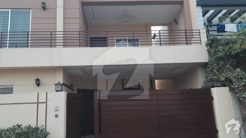 Brand New 8 Marla Full House For Sale In Available And Gas And Electricity And Park Facilities