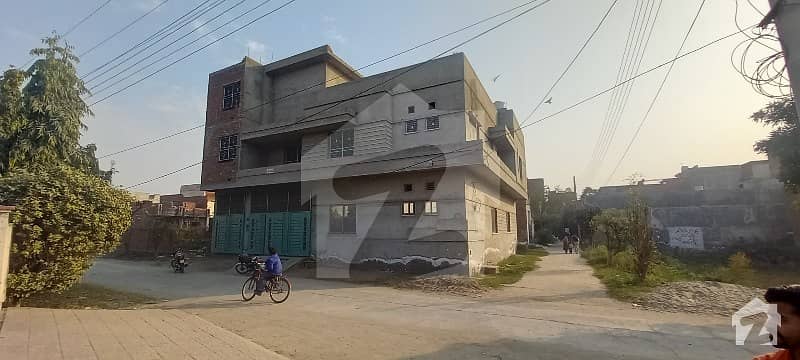گیریژن گارڈنز جی ٹی روڈ لاہور میں 8 کمروں کا 8 مرلہ مکان 1.3 کروڑ میں برائے فروخت۔