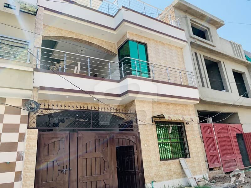 ورسک روڈ پشاور میں 6 کمروں کا 5 مرلہ مکان 50 ہزار میں کرایہ پر دستیاب ہے۔
