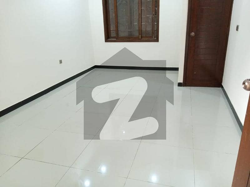 Gulistan-e-jauhar 300 Sq Yard 2nd Floor Portion Brand New West Open With Roof Is Available For Sale