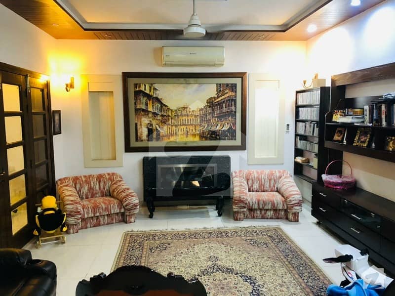 پنجاب کوآپریٹو ہاؤسنگ سوسائٹی لاہور میں 5 کمروں کا 8 مرلہ مکان 2.5 کروڑ میں برائے فروخت۔