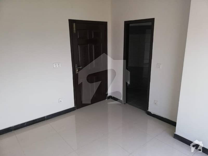 Gulberg Residencia 3 Bed Apartment Available For Rent