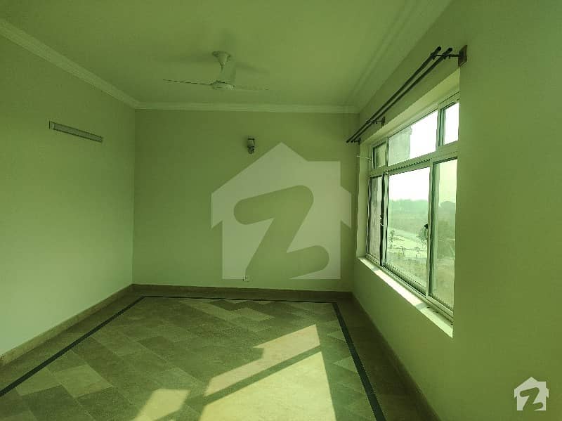 House For Rent In G15 Size 2 Kanal Triple Storey New House Location Main Double Road
