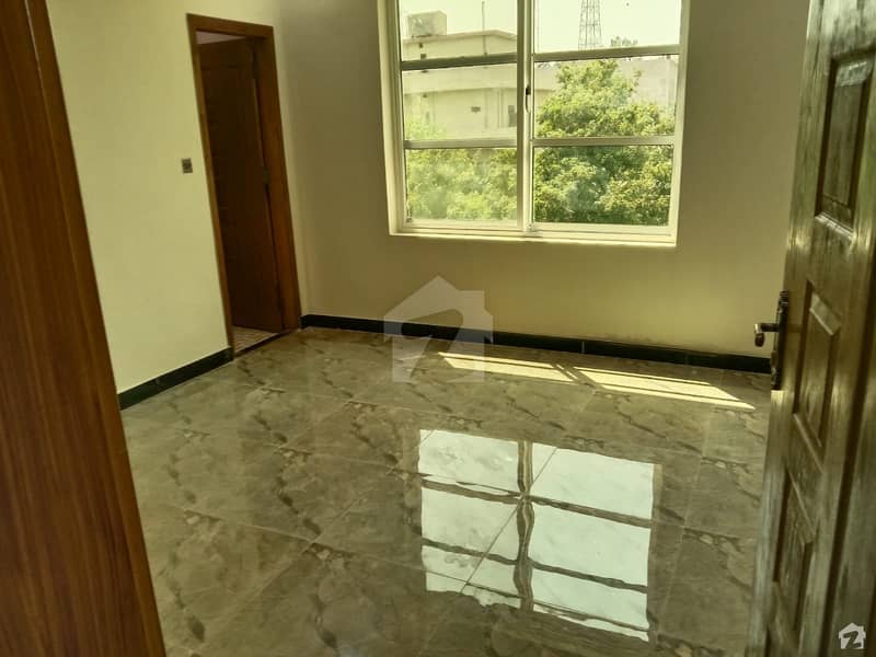 شیرزمان کالونی راولپنڈی میں 4 کمروں کا 13 مرلہ مکان 1.7 کروڑ میں برائے فروخت۔