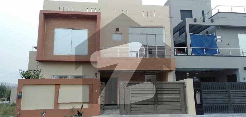 10 Marla Slightly Used House For Sale In Awt Phase-2 Raiwind Road Lahore