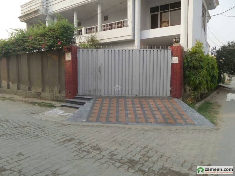 Double Story Beautiful Furnished Corner Banglow Upper Portion Available For Rent At Faisal Colony, Okara