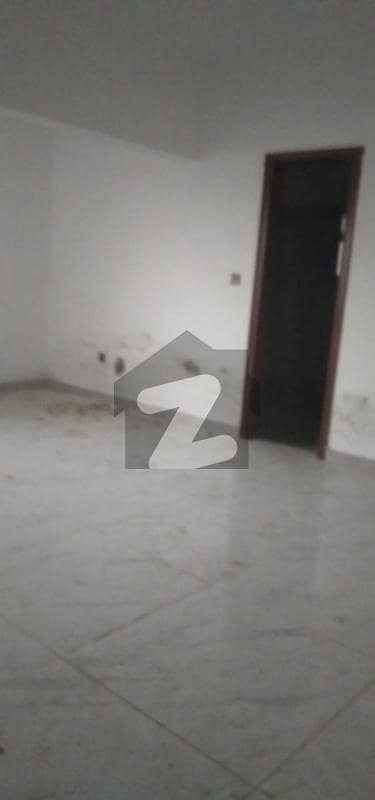 نارتھ ناظم آباد ۔ بلاک بی نارتھ ناظم آباد کراچی میں 3 کمروں کا 11 مرلہ فلیٹ 1 لاکھ میں کرایہ پر دستیاب ہے۔