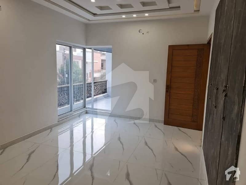 5 Marla Brand New Luxury House Next To Park For Sale In Eden Valley