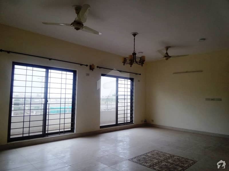 4th Floor Flat Is Available For Rent