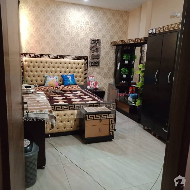 وحدت کالونی لاہور میں 4 کمروں کا 2 مرلہ مکان 80 لاکھ میں برائے فروخت۔