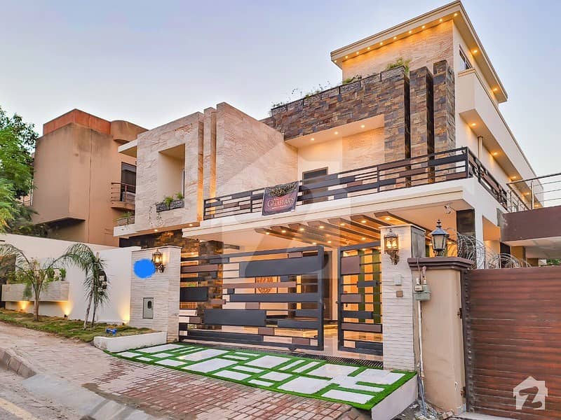 Kanal Beautiful Design 5 Bed 2 Kitchen Drawing Dining Solid Construction Hash Wood Doors And Kitchen Imported Senatrey & Tiles  Central Heating System Fridge Installed