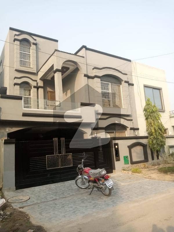 8 Marla House For Sale Is Available In Prime Location Of Bahria Town Lahore