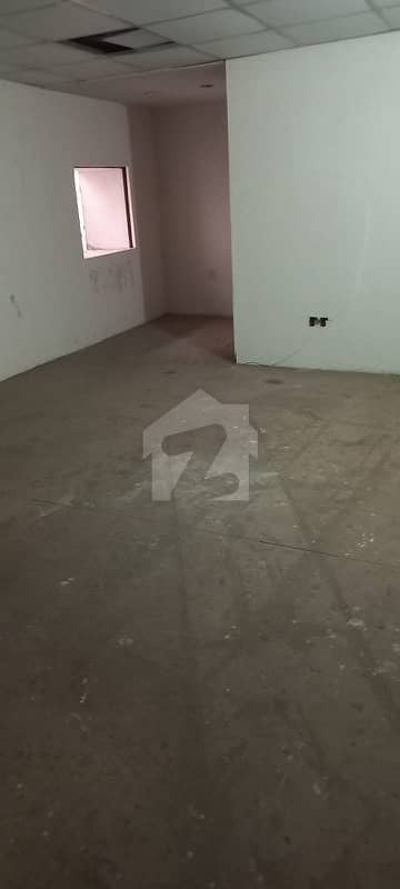Good  7000 Square Feet Building For Rent In Mall Road