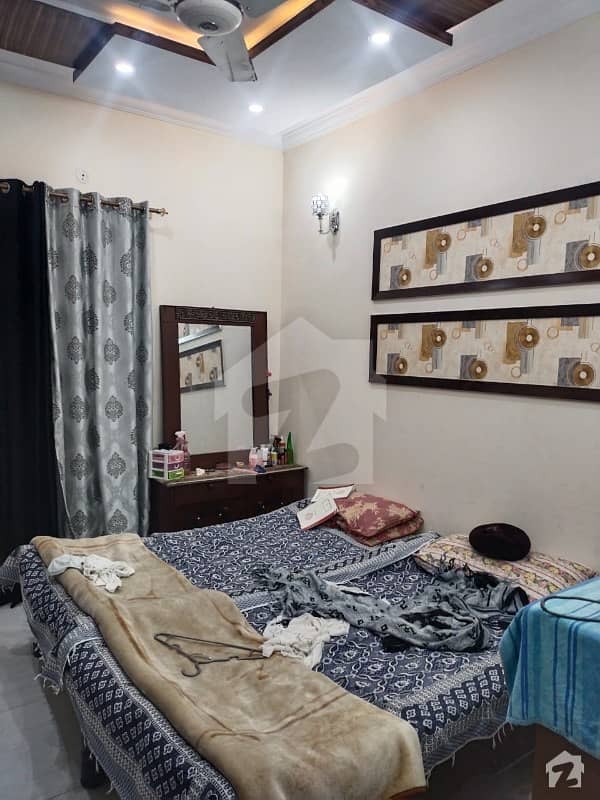 جوبلی ٹاؤن ۔ بلاک ایف جوبلی ٹاؤن لاہور میں 3 کمروں کا 5 مرلہ بالائی پورشن 27 ہزار میں کرایہ پر دستیاب ہے۔