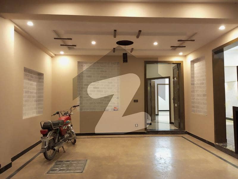 میڈیا ٹاؤن ۔ بلاک اے میڈیا ٹاؤن راولپنڈی میں 5 کمروں کا 5 مرلہ مکان 2.1 کروڑ میں برائے فروخت۔