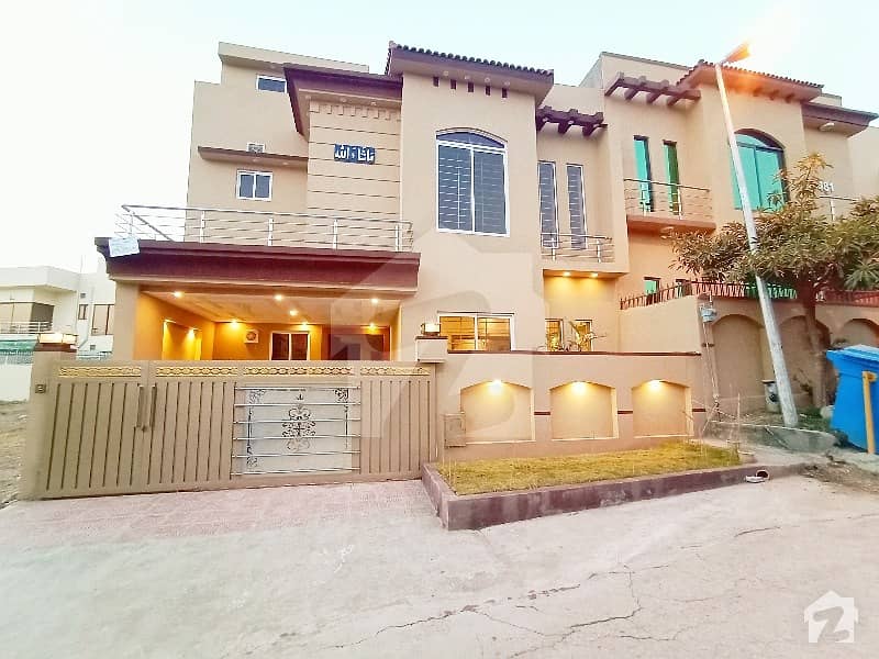 Brand New Designer Double Unit House For Rent With 5 Bed