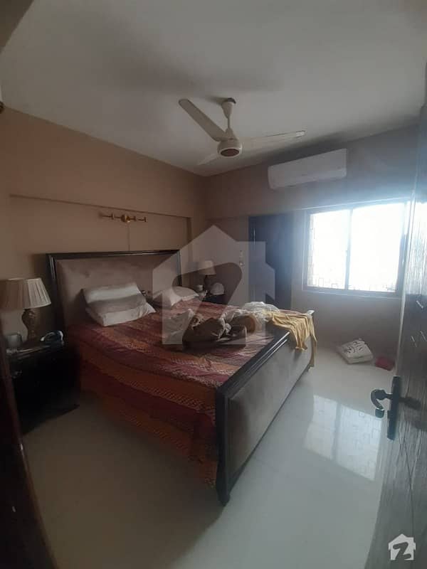 Just Like Brand New 2 Bed Lounge (3 Rooms) Leased West Open Apartment On 750 Sq Feets On 4th Floor On Boundary Walled Project The Comforts On Main Yaseenabad Road Block 8 Fb Area.