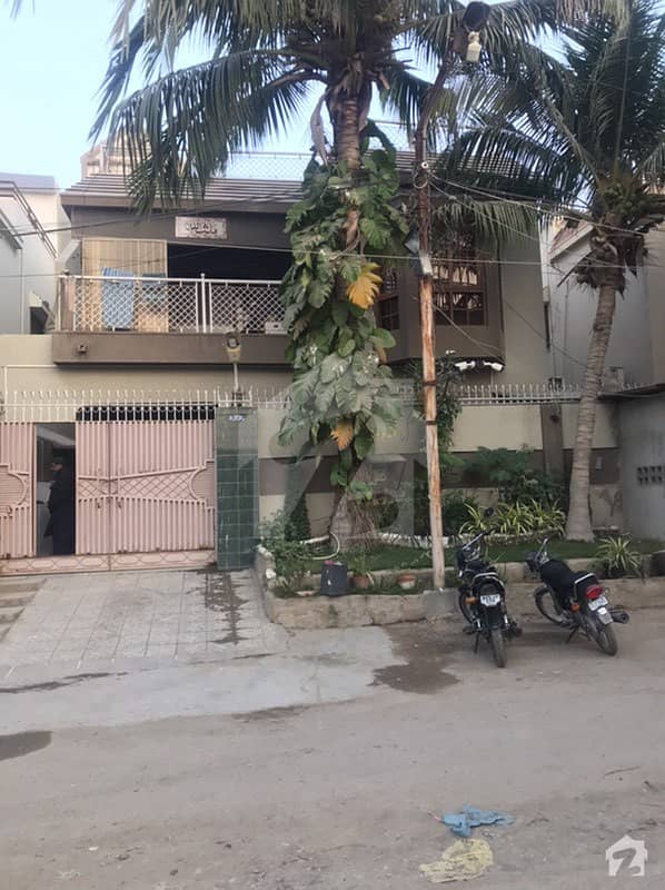 مسلم آباد سوسائٹی کراچی میں 5 کمروں کا 9 مرلہ مکان 6.5 کروڑ میں برائے فروخت۔