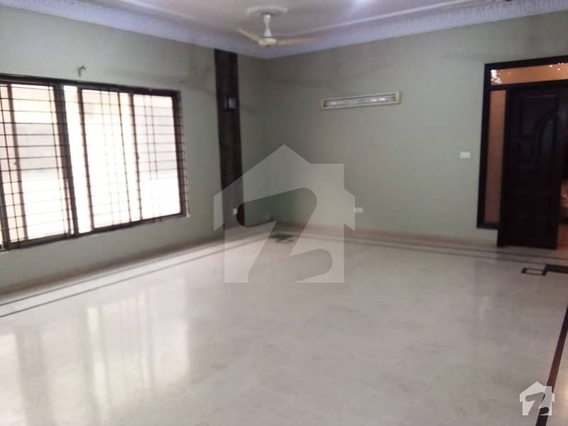 PORTION IS AVAILABLE FOR RENT DHA PHASE 6 3 BEDROOM 500 SQ. YARDS