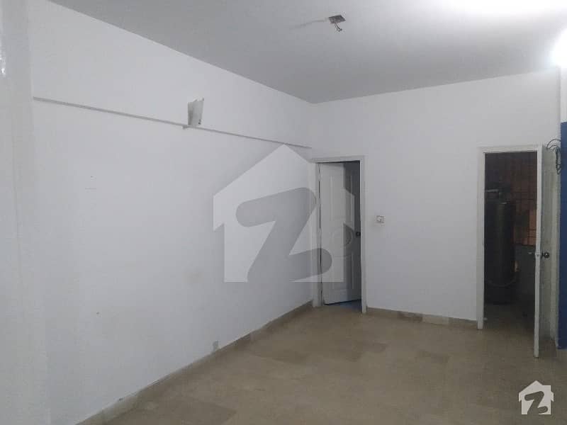 950 Sq Ft 2nd Floor Apartment On Rent