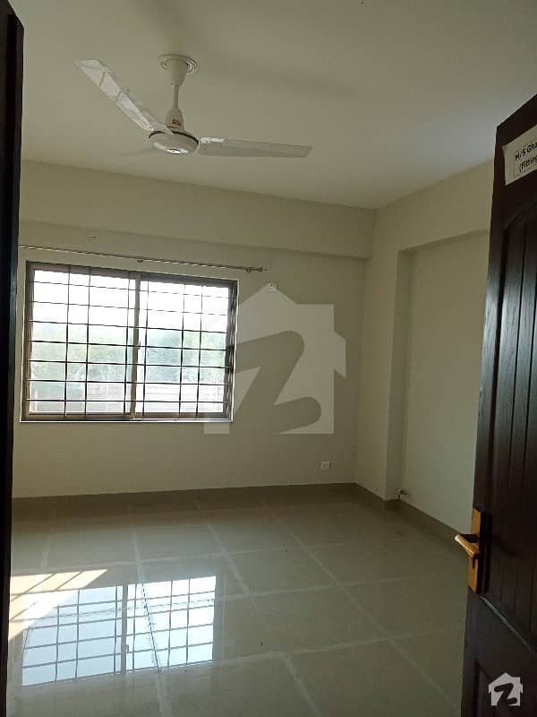 10 Marla Brand New Apartment 3 Bed Room