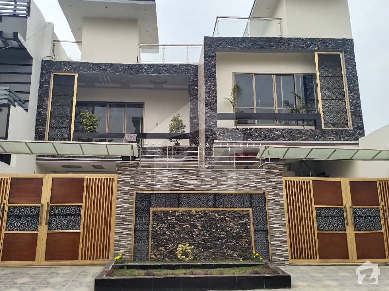 اوپی ایف ہاوسنگ سکیم پشاور میں 8 کمروں کا 10 مرلہ مکان 3.7 کروڑ میں برائے فروخت۔