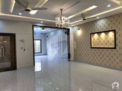 بحریہ ٹاؤن ۔ سیکٹر ایف بحریہ ٹاؤن لاہور میں 5 کمروں کا 10 مرلہ مکان 1 لاکھ میں کرایہ پر دستیاب ہے۔