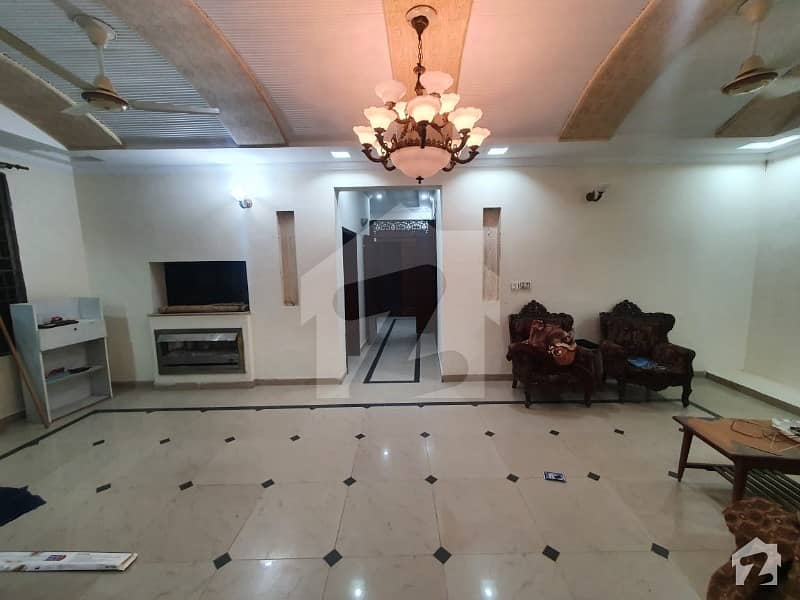 10 Marla Triple Storey House For Sale In Revenue Society, Lahore