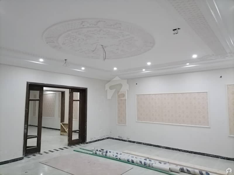 نشیمنِ اقبال فیز 2 نشیمنِ اقبال لاہور میں 7 کمروں کا 1 کنال مکان 3.8 کروڑ میں برائے فروخت۔