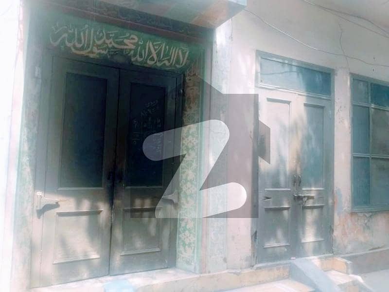 سوساں روڈ فیصل آباد میں 2 کمروں کا 6 مرلہ زیریں پورشن 14 ہزار میں کرایہ پر دستیاب ہے۔
