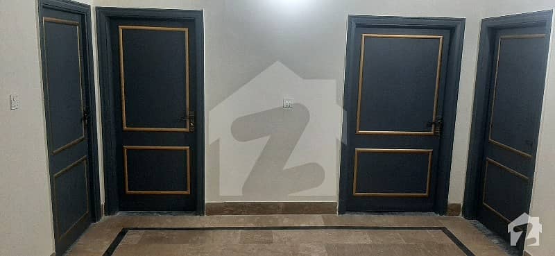 بٹالہ کالونی پیپلز کالونی نمبر 2 فیصل آباد میں 6 کمروں کا 7 مرلہ مکان 1 لاکھ میں کرایہ پر دستیاب ہے۔