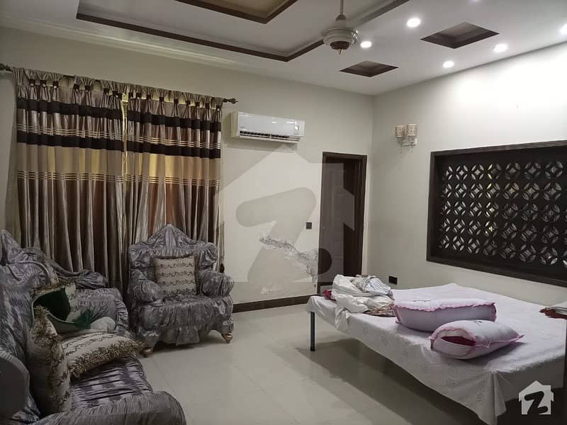 محافظ ٹاؤن فیز 1 محافظ ٹاؤن لاہور میں 9 کمروں کا 1 کنال مکان 4.5 کروڑ میں برائے فروخت۔