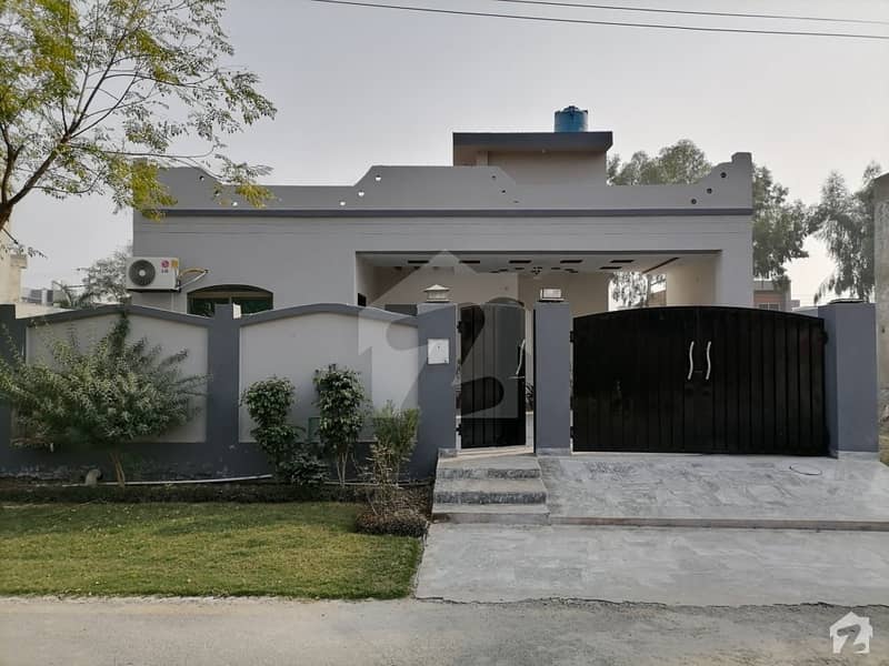 10 Marla Single Storey Beautiful House For Sale In G Block Central Park Housing Scheme Lahore.