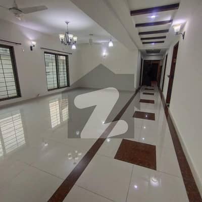 12 Marla 4 Bed 2nd Floor Apartment Is Available For Rent In Askari 11 Lahore