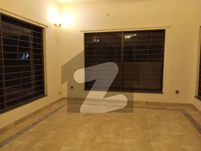 Top Class Location 1kanal Beautiful Bungalow With Attached Original Pictures