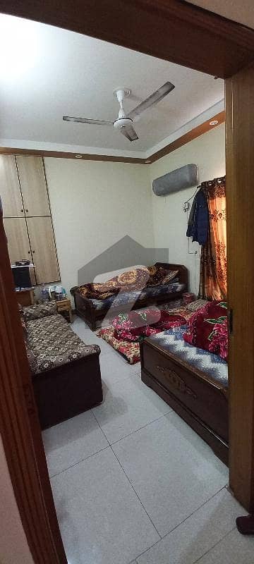 لارنس روڈ لاہور میں 2 کمروں کا 5 مرلہ بالائی پورشن 40 ہزار میں کرایہ پر دستیاب ہے۔