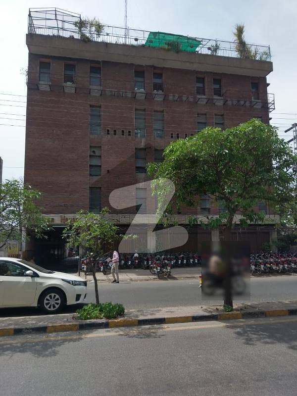 ڈیوس روڈ لاہور میں 3.6 کنال عمارت 50 کروڑ میں برائے فروخت۔