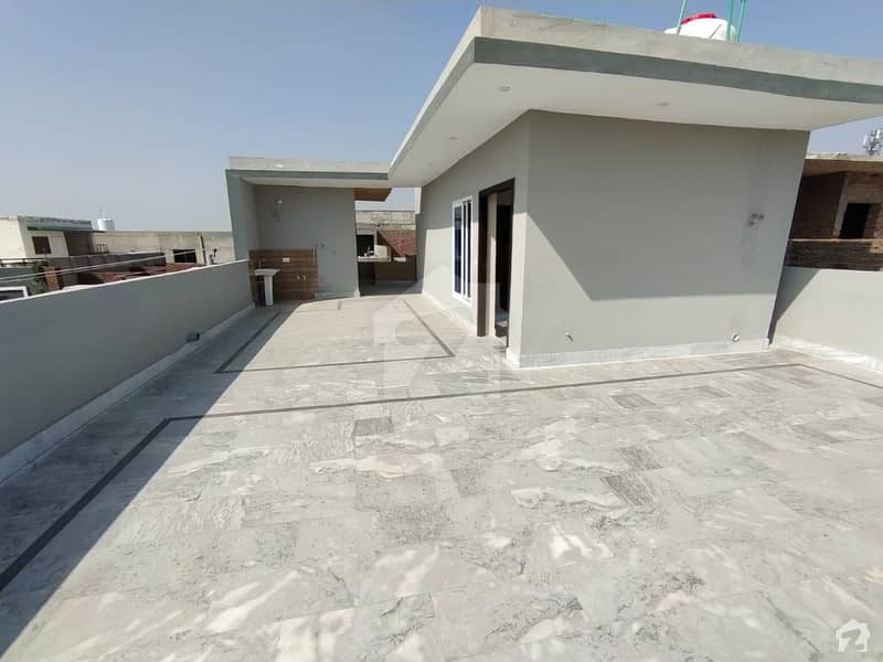 گلبرگ ویلی فیصل آباد میں 5 کمروں کا 5 مرلہ مکان 1.5 کروڑ میں برائے فروخت۔