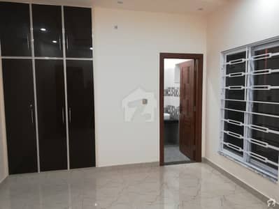 یوسف ٹاؤن فیصل آباد میں 3 کمروں کا 3 مرلہ مکان 40 لاکھ میں برائے فروخت۔
