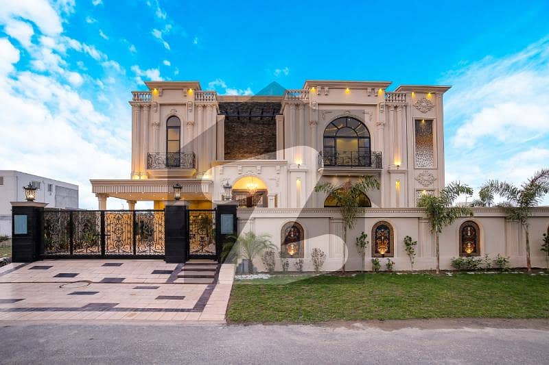01 KANAL BRAND NEW SUPER LUXURY HOUSE FOR SALE IN DHA PHASE 6.