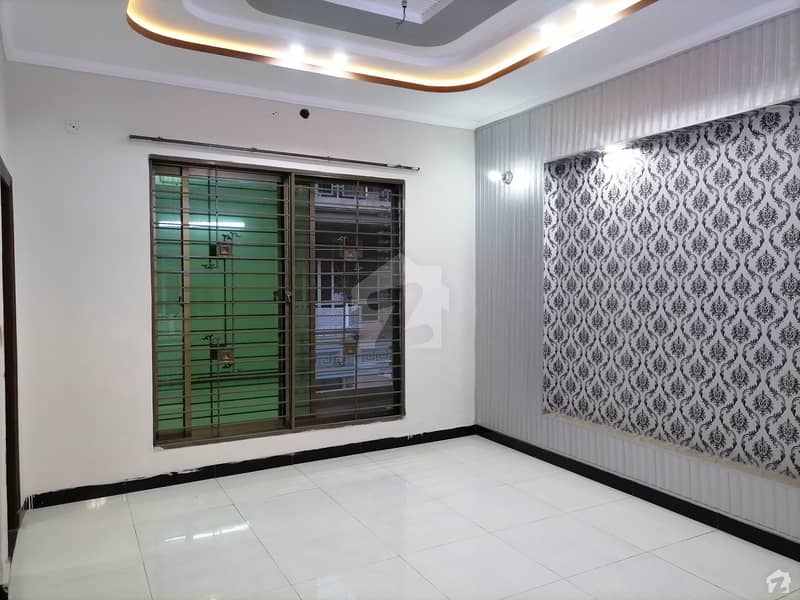 Ideal 10.25 Marla House Available For Rs 32,500,000