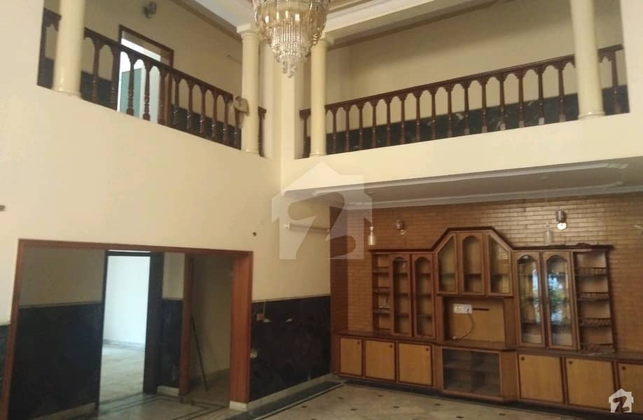 علامہ اقبال ٹاؤن ۔ رچنا بلاک علامہ اقبال ٹاؤن لاہور میں 5 کمروں کا 1 کنال مکان 6 کروڑ میں برائے فروخت۔