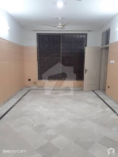 3 Bed Lower Portion Available For Rent in Zeeshan Street