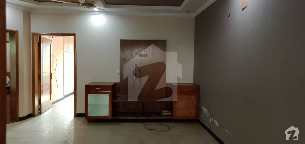 پنجاب کوآپریٹو ہاؤسنگ سوسائٹی لاہور میں 4 کمروں کا 10 مرلہ مکان 2.6 کروڑ میں برائے فروخت۔