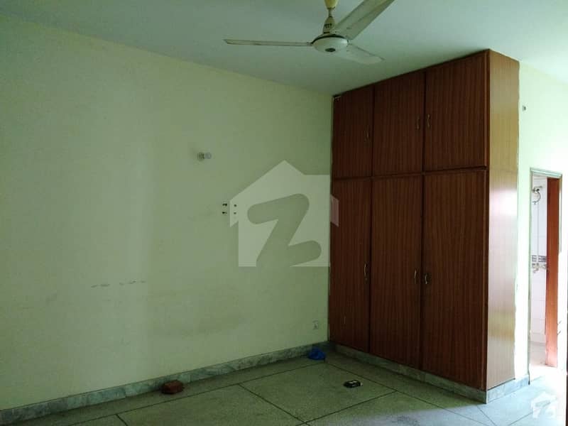 پنجاب کوآپریٹو ہاؤسنگ سوسائٹی لاہور میں 4 کمروں کا 10 مرلہ مکان 3 کروڑ میں برائے فروخت۔